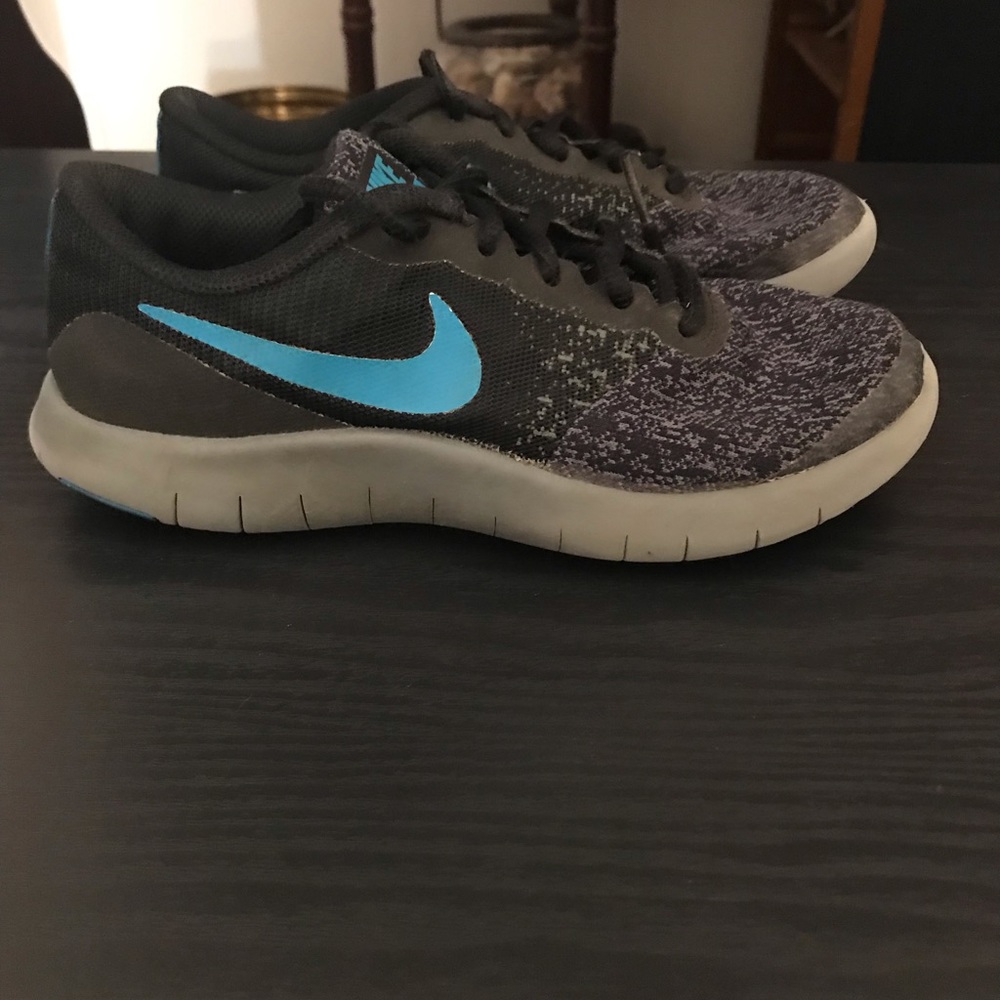 Nike Youth Size 4 equivalent to Women’s size 6